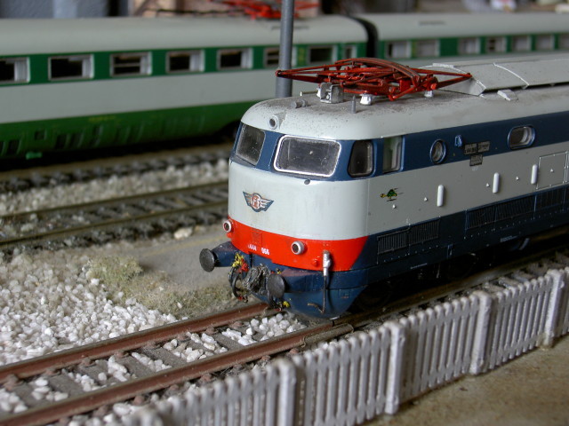 La E444 066 ritratta sul vecchio plastico Ventimiglia Centrale